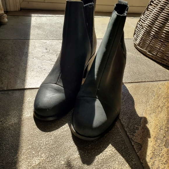 Tom's ankle boots size 8.5 - Picture 1 of 4